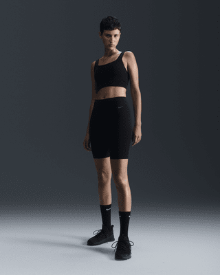Nike Nike ZenvyPantalón corto de ciclismo de 20 cm de talle alto y sujeción ligera - Mujer