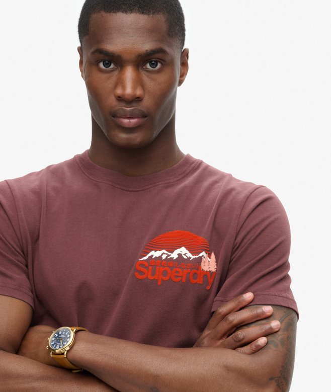 Superdry Camiseta Con Gráfico En El Pecho Great Outdoor