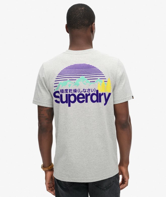 Superdry Camiseta Con Gráfico En El Pecho Great Outdoor