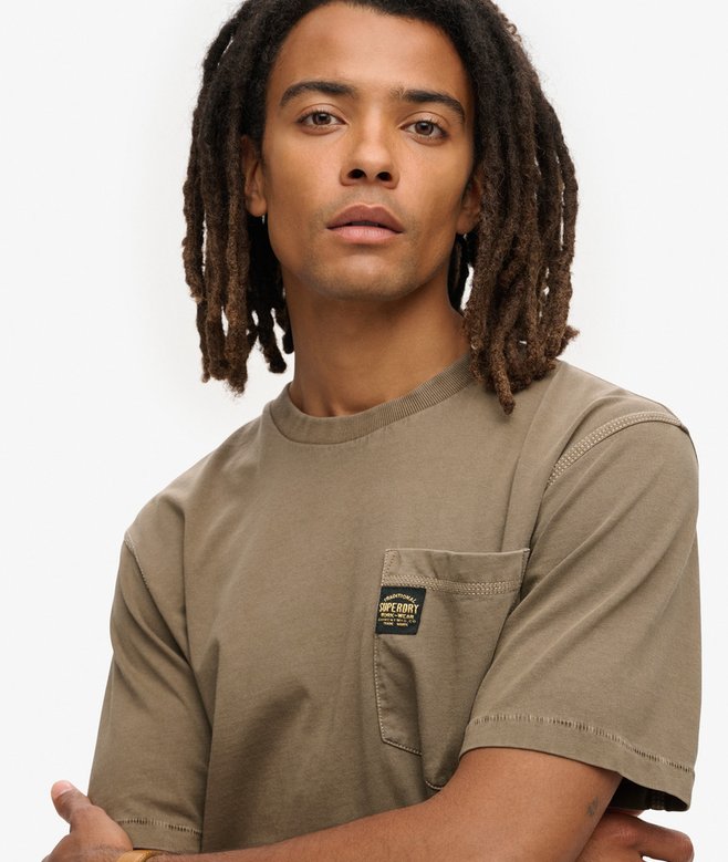 Superdry Camiseta Con Pespuntes Y Bolsillo En Contraste