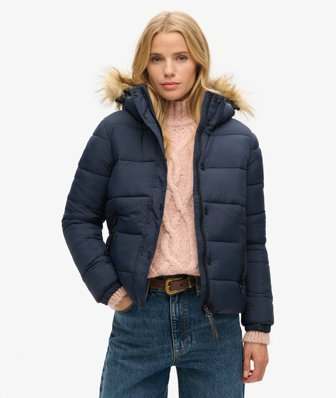 superdry Cazadora acolchada corta con capucha y ribete de pelo sintético