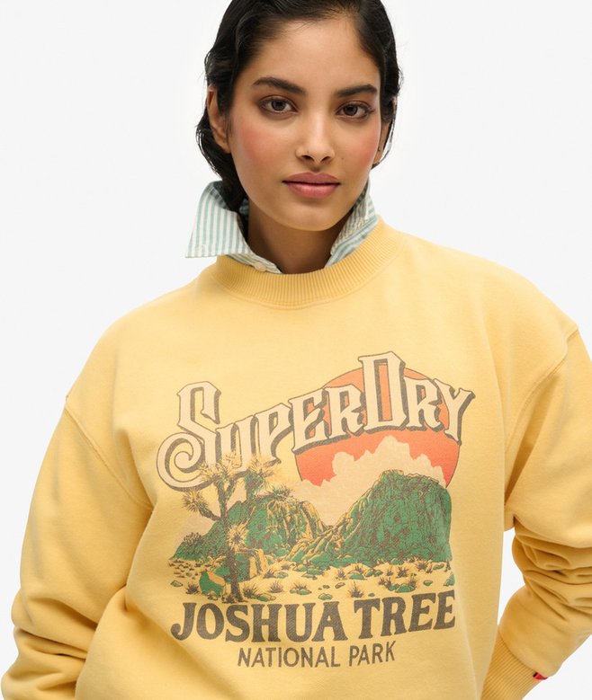 Superdry Sudadera De Corte Holgado Con Cuello Redondo Y Gráfico Souvenir