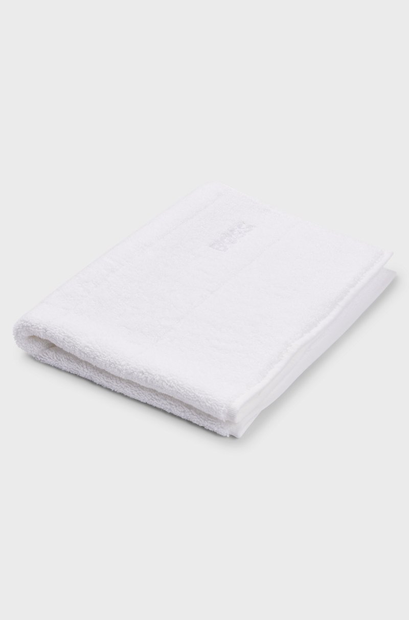 Hugo Boss Alfombrilla de baño de algodón con logo bordado en contraste