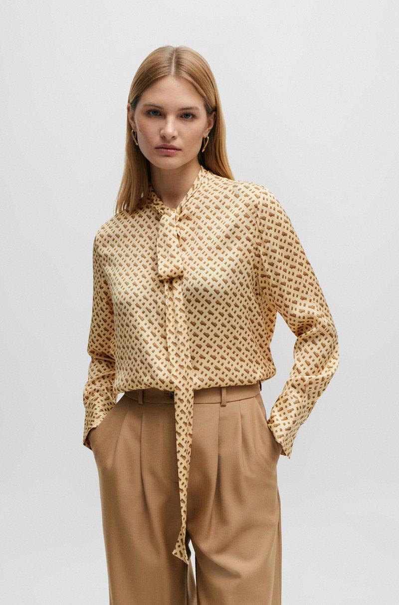 Hugo Boss Blusa relaxed fit de mezcla de seda con estampado de monogramas