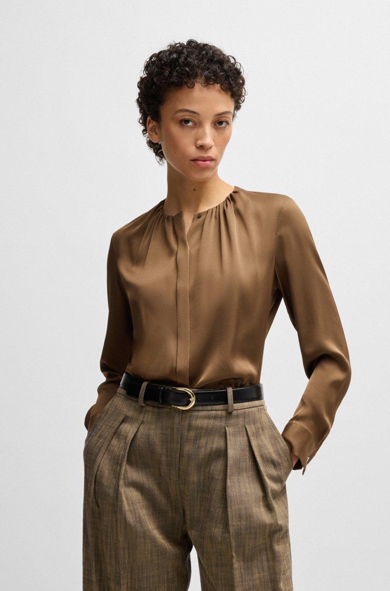 Hugo Boss Blusa sin cuello regular fit en seda con elástico