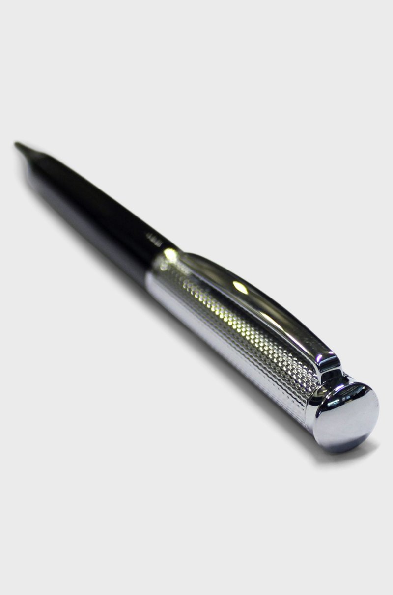 Hugo Boss Bolígrafo Con Grabados En Cromo Y Negro Mate Lacado