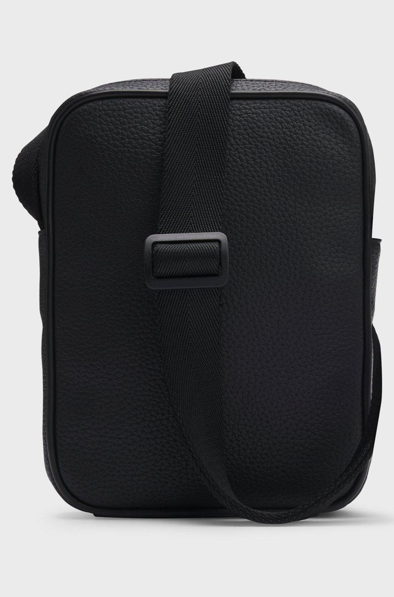 Hugo Boss Bolso Mensajero De Piel Sintética Granulada Con Detalle De Logo Apilado