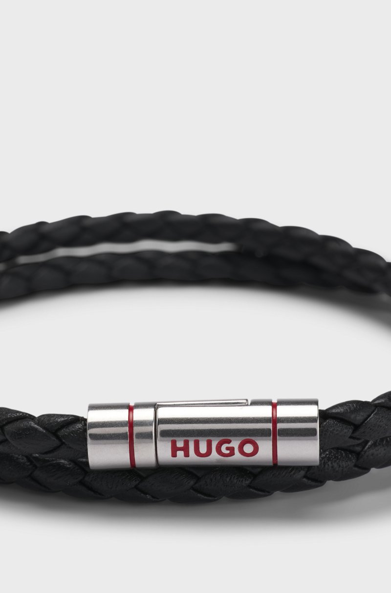 Hugo Boss Brazalete Doble De Piel Trenzada Con Cierre De La Marca