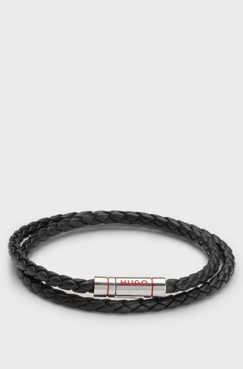 Hugo Boss Brazalete doble de piel trenzada con cierre de la marca