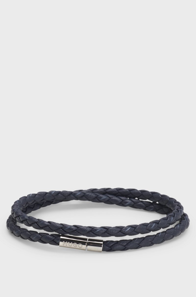 Hugo Boss Brazalete doble de piel trenzada con logo en el cierre metálico