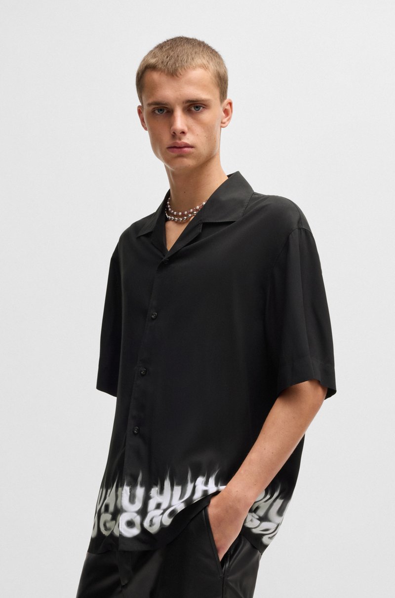 Hugo Boss Camisa oversize fit con logos ahumados estampados en el dobladillo