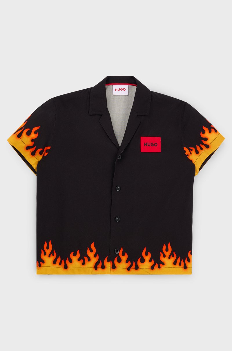 Hugo Boss Camisa para niños con ilustración de llamas y etiqueta con logo
