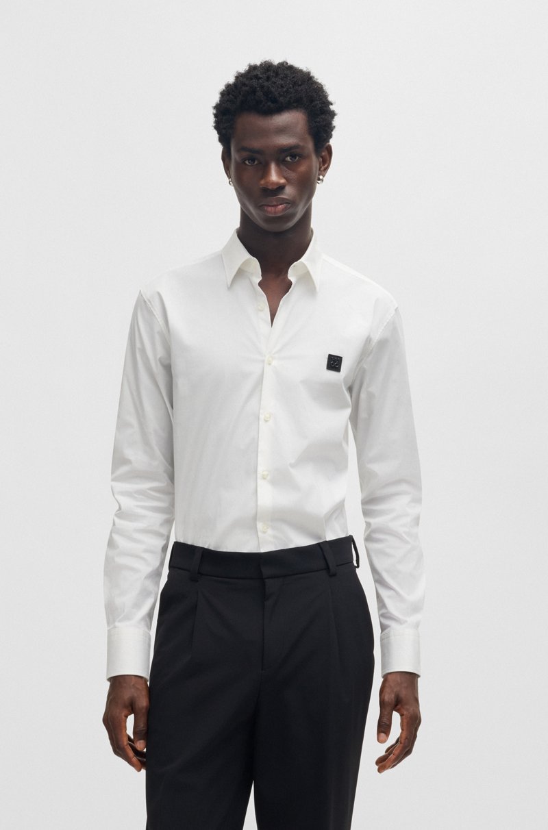 Hugo Boss Camisa slim fit de algodón elástico con logo apilado