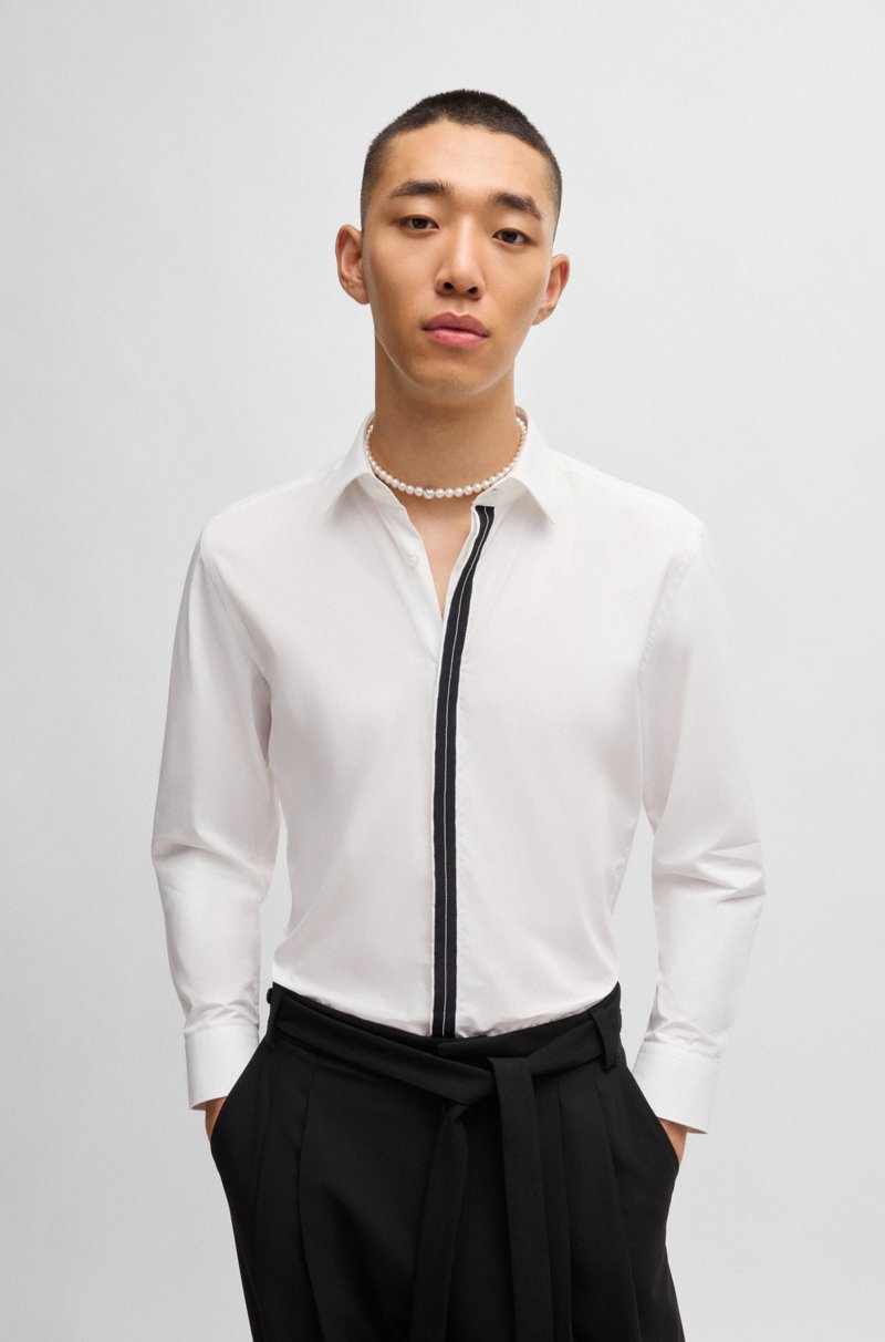Hugo Boss Camisa slim fit de popelín de algodón con detalle en la tapeta