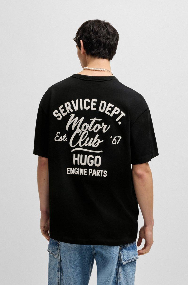 Hugo Boss Camiseta loose fit de algodón con ilustración de carreras