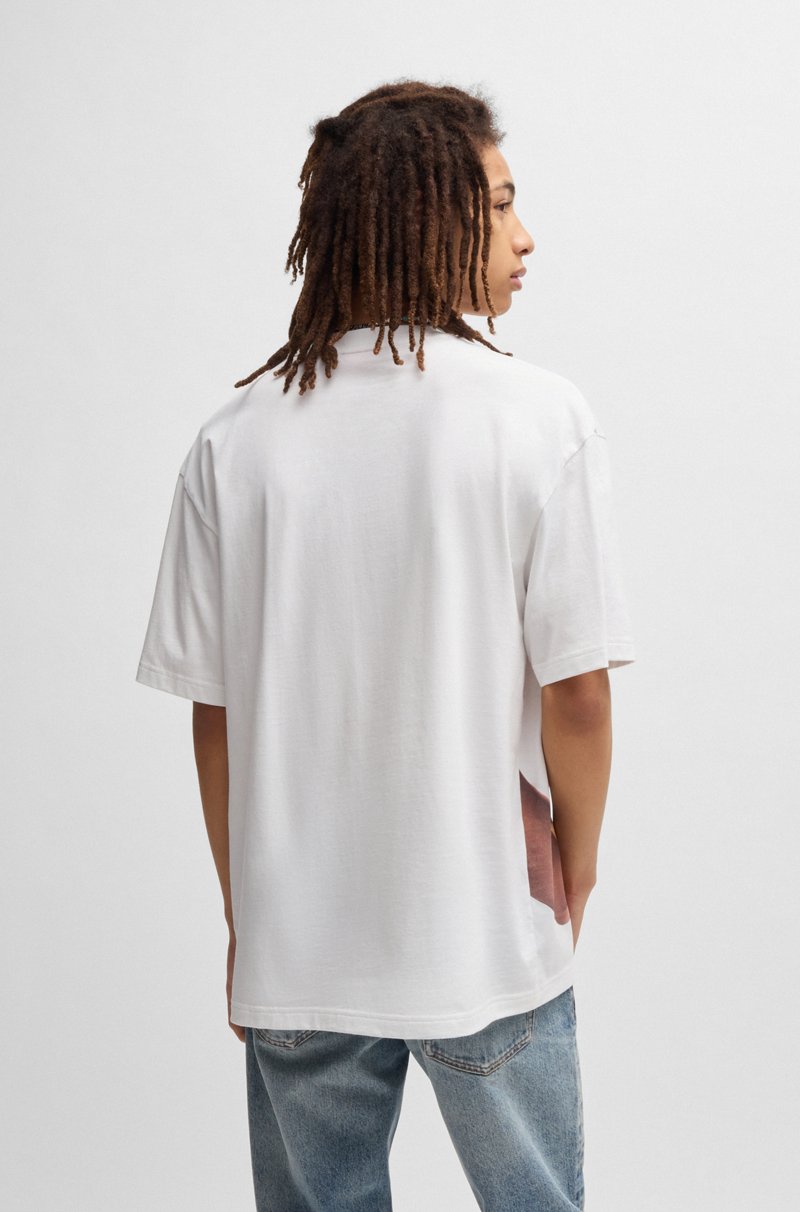 Hugo Boss Camiseta Oversize Fit De Algodón Con Estampado Llamativo