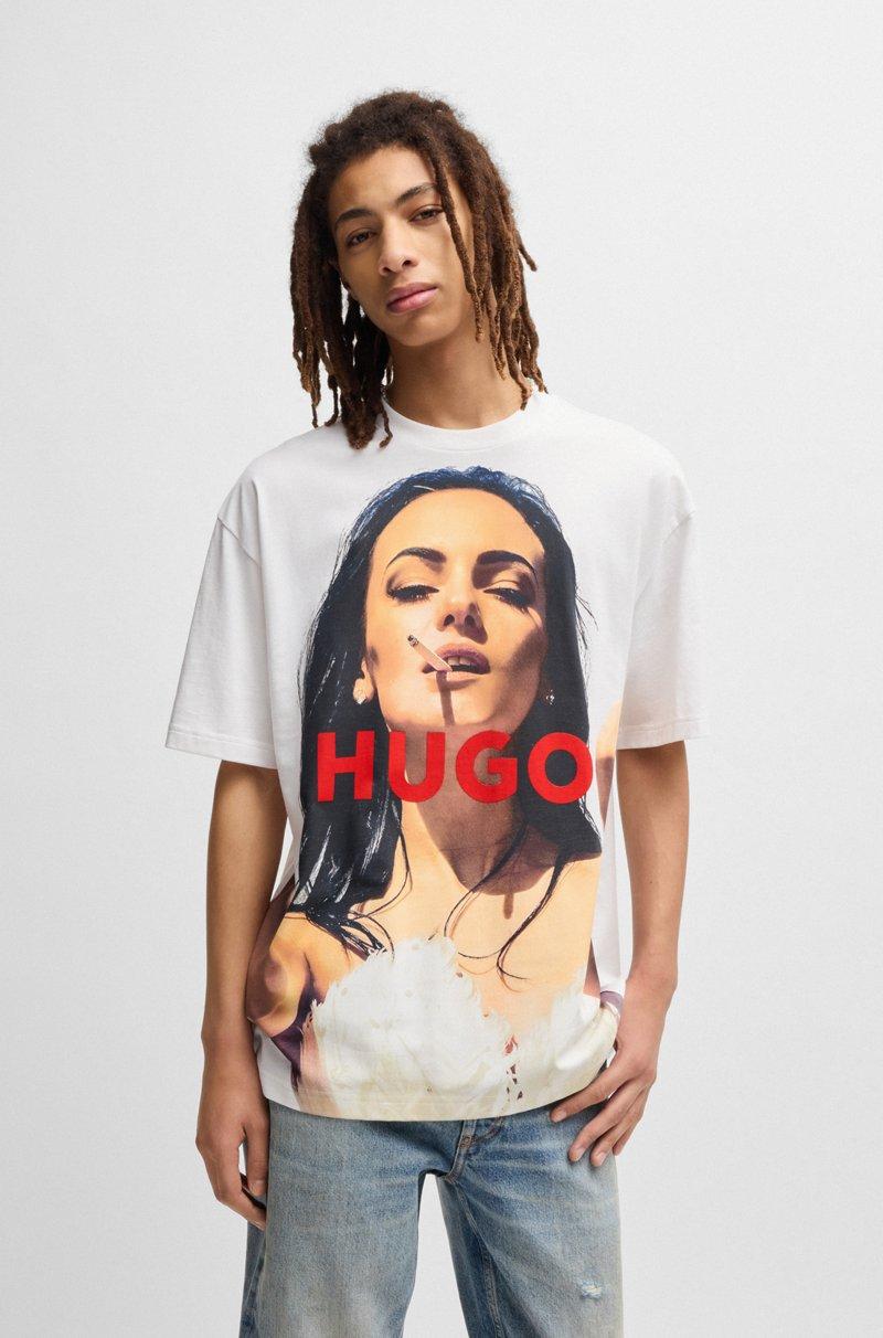 Hugo Boss Camiseta oversize fit de algodón con estampado llamativo
