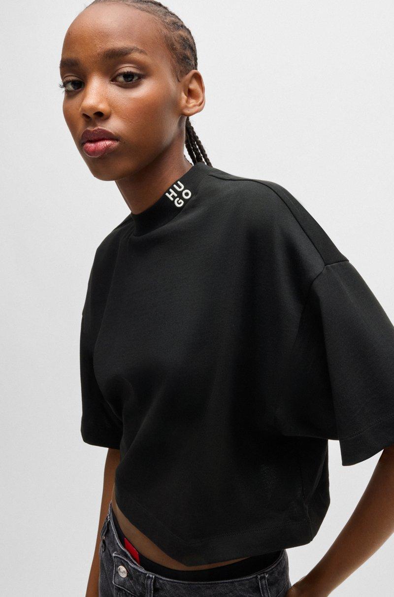 Hugo Boss Camiseta Recortada Relaxed Fit En Punto De Algodón Con Logo Apilado