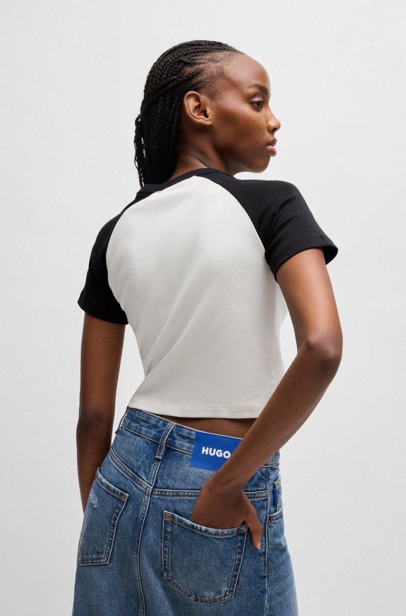 Hugo Boss Camiseta Regular Fit De Algodón Con Detalles En Contraste E Ilustración De Temporada