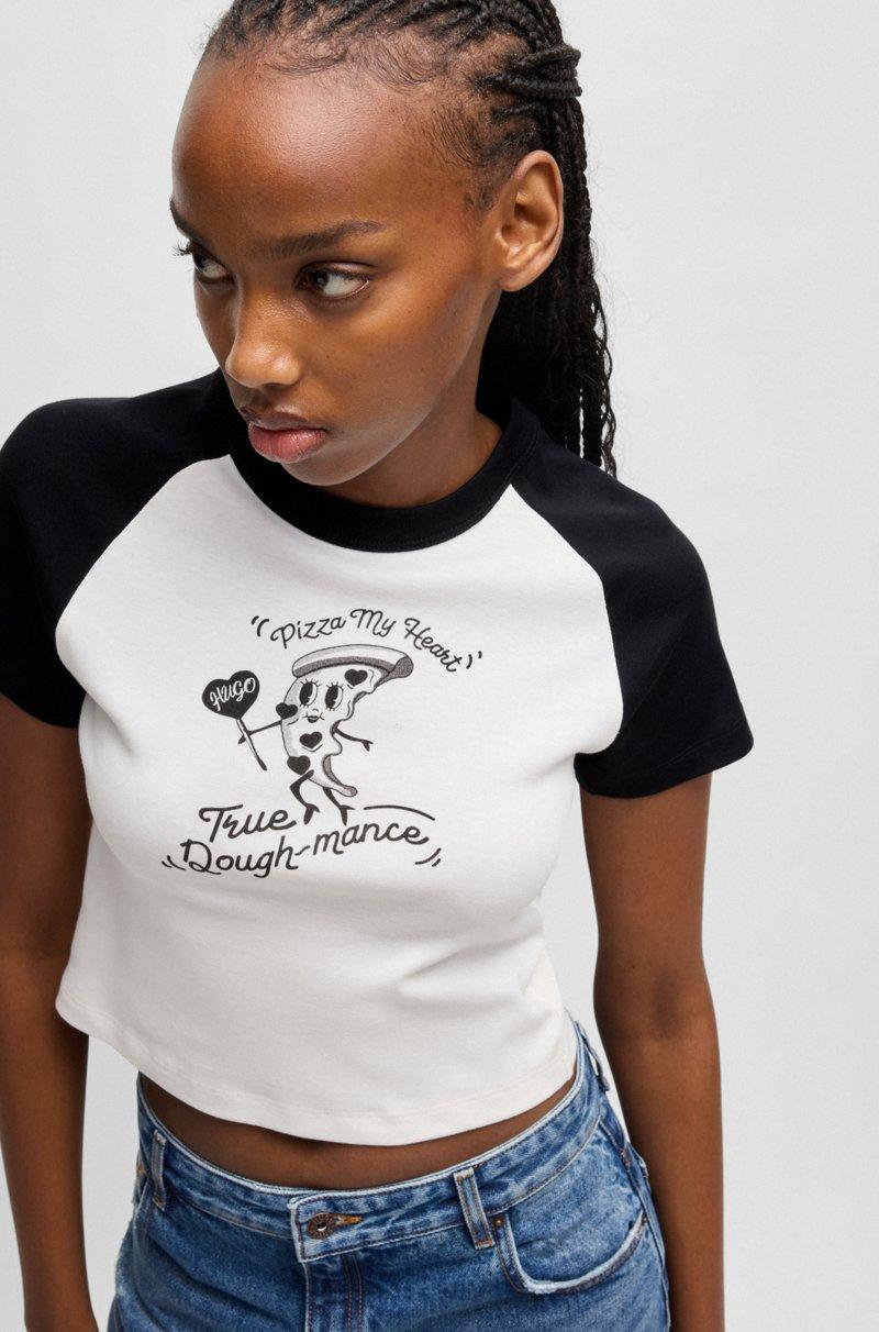 Hugo Boss Camiseta Regular Fit De Algodón Con Detalles En Contraste E Ilustración De Temporada