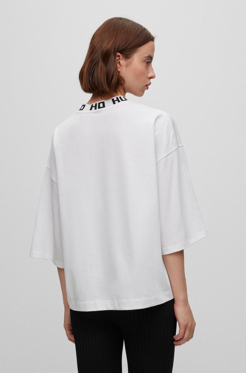 Hugo Boss Camiseta Relaxed Fit En Punto De Algodón Con Logo En El Cuello