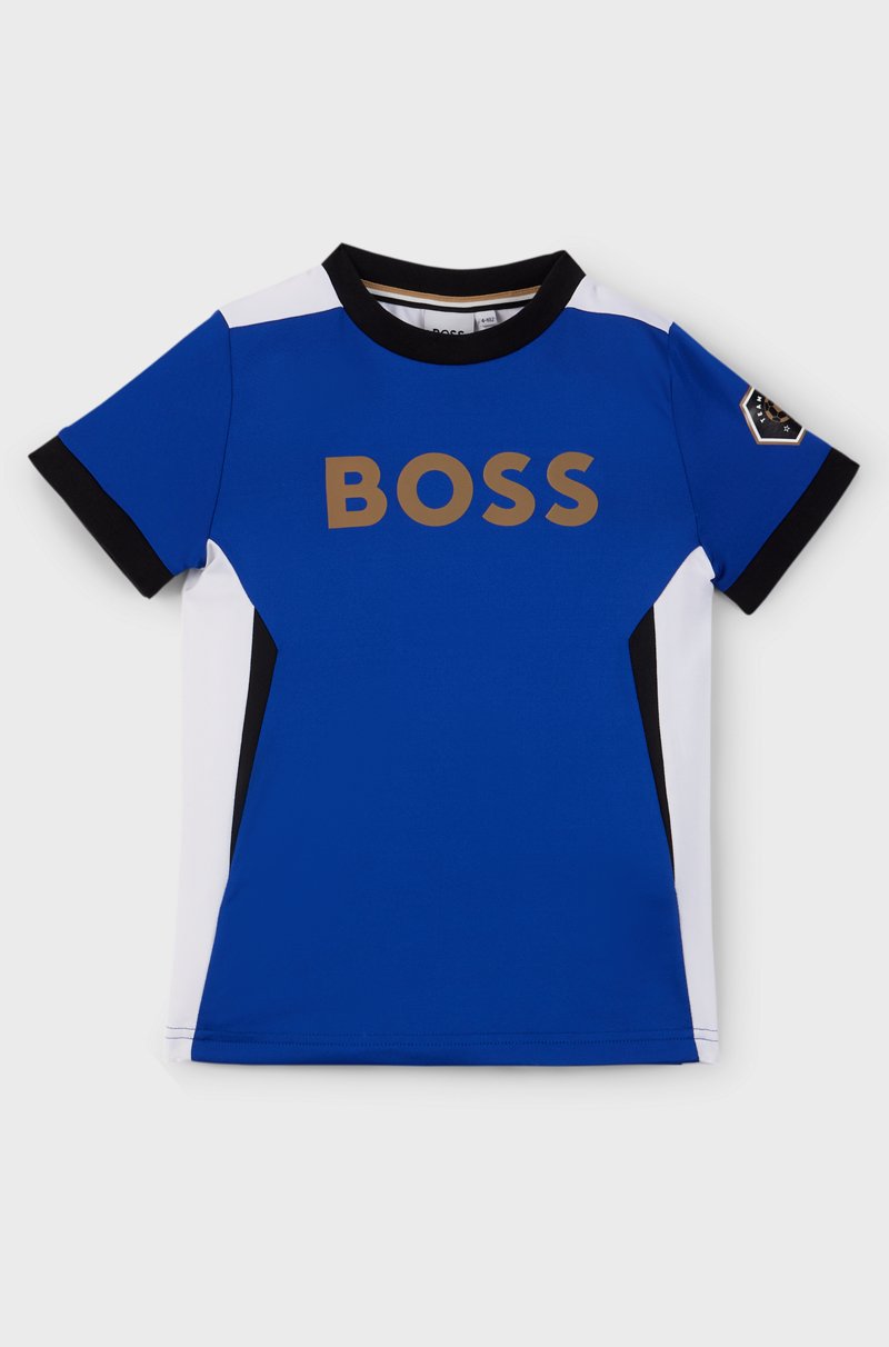 Hugo Boss Camiseta slim fit para niños con bloques de color y detalles de la marca