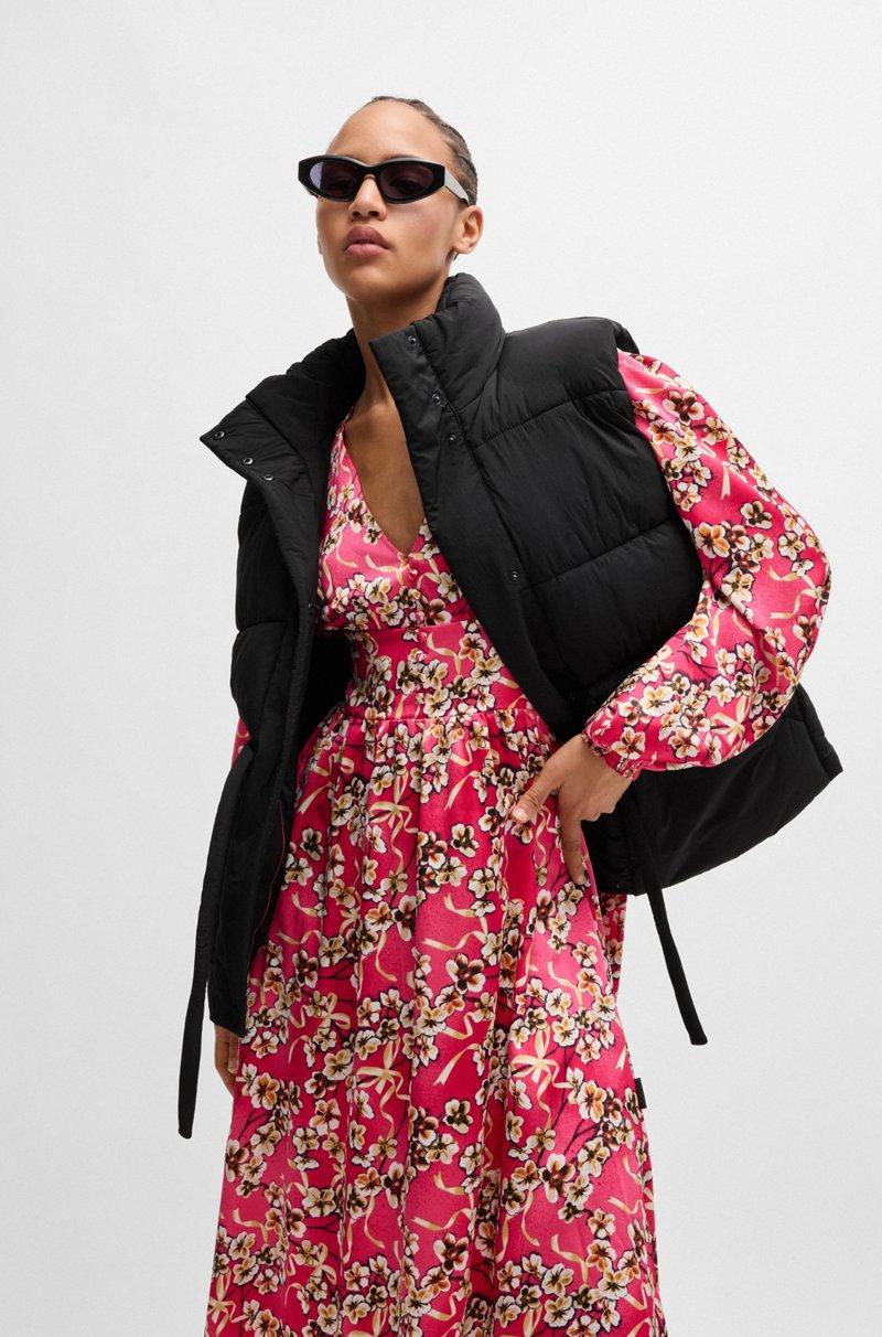 Hugo Boss Chaleco relaxed fit repelente al agua con logo apilado