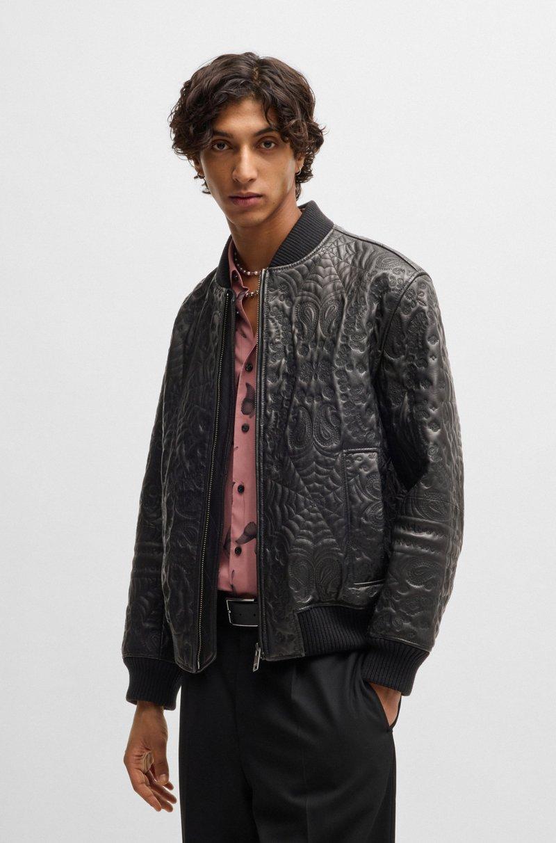 Hugo Boss Chaqueta de piel con estampado de bandana y telarañas