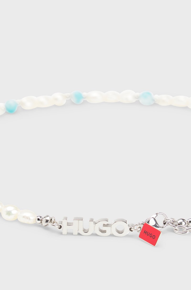 Hugo Boss Collar Con Logo Piedras De Color Y Perlas Naturales