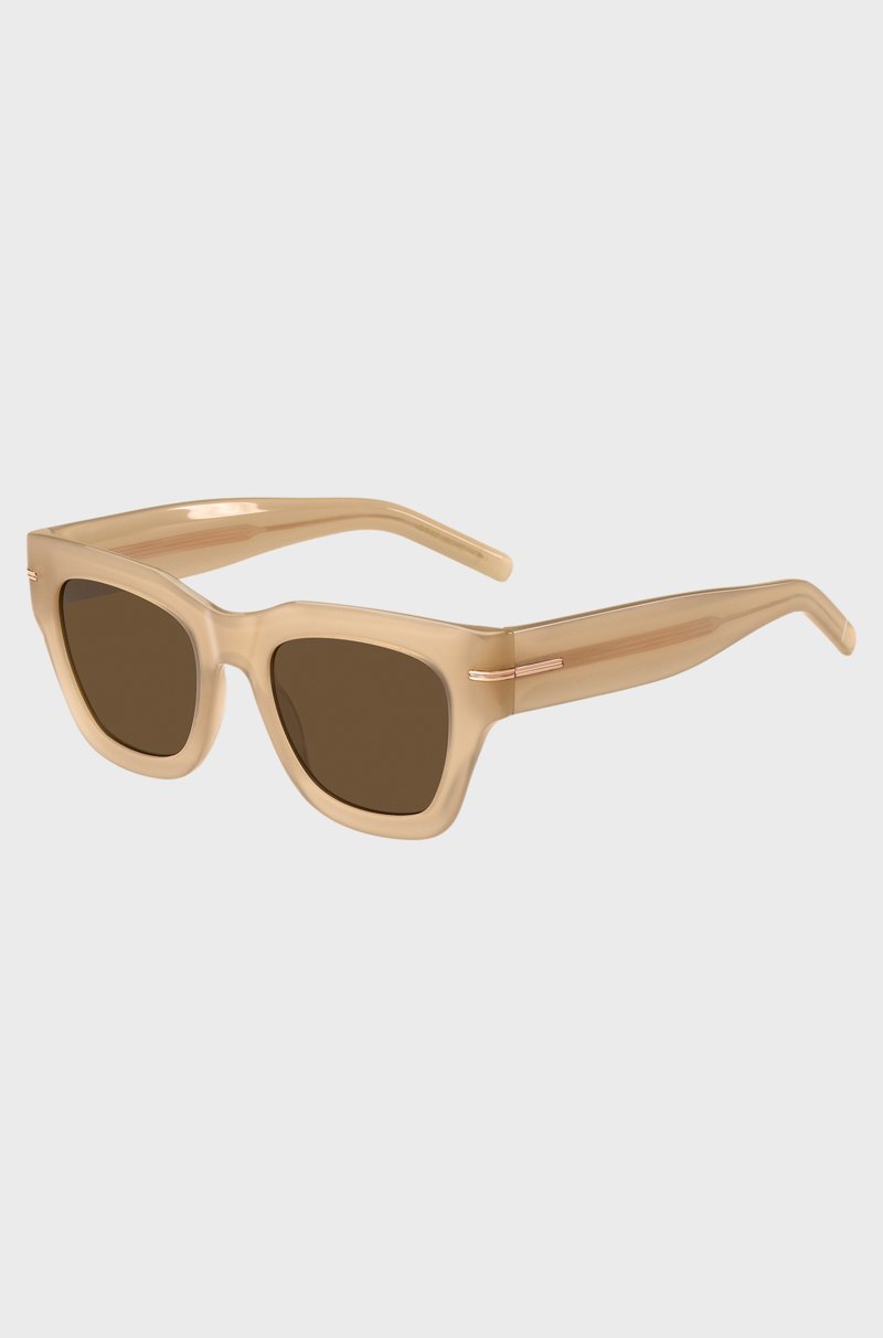 Hugo Boss Gafas de sol de acetato beige con detalle dorado de la marca