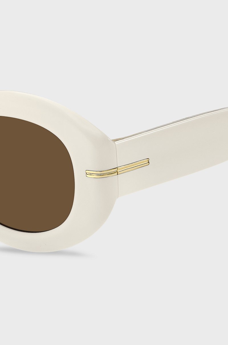 Hugo Boss Gafas De Sol De Acetato Blanco Con Detalle Dorado De La Marca