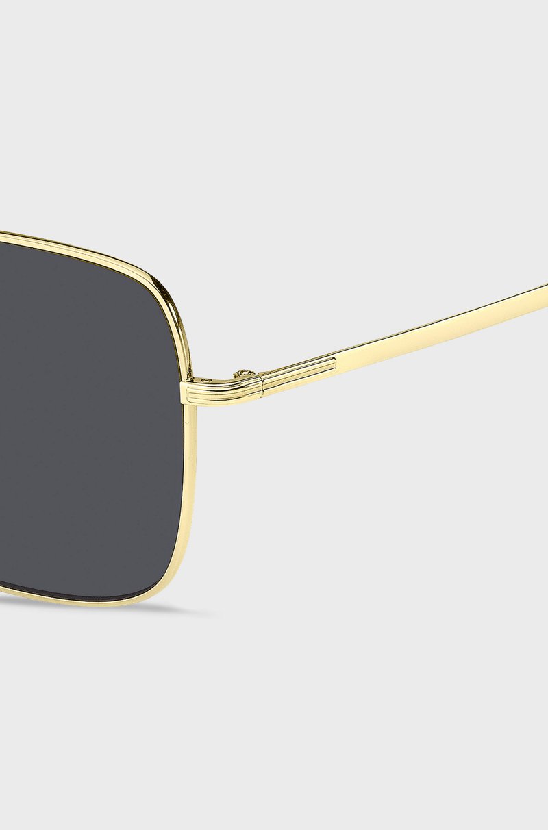Hugo Boss Gafas De Sol En Tono Dorado Con Herrajes De La Marca