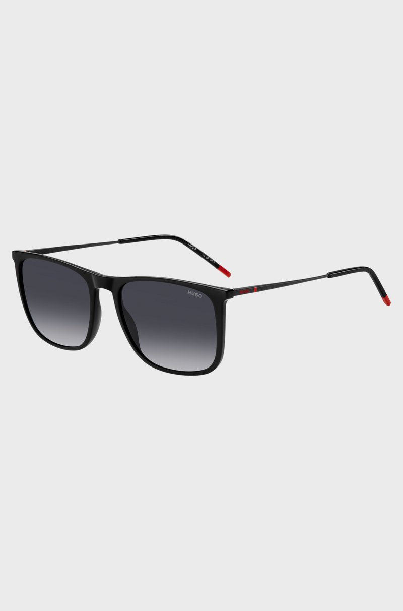 Hugo Boss Gafas de sol negras con detalles en rojo de la marca