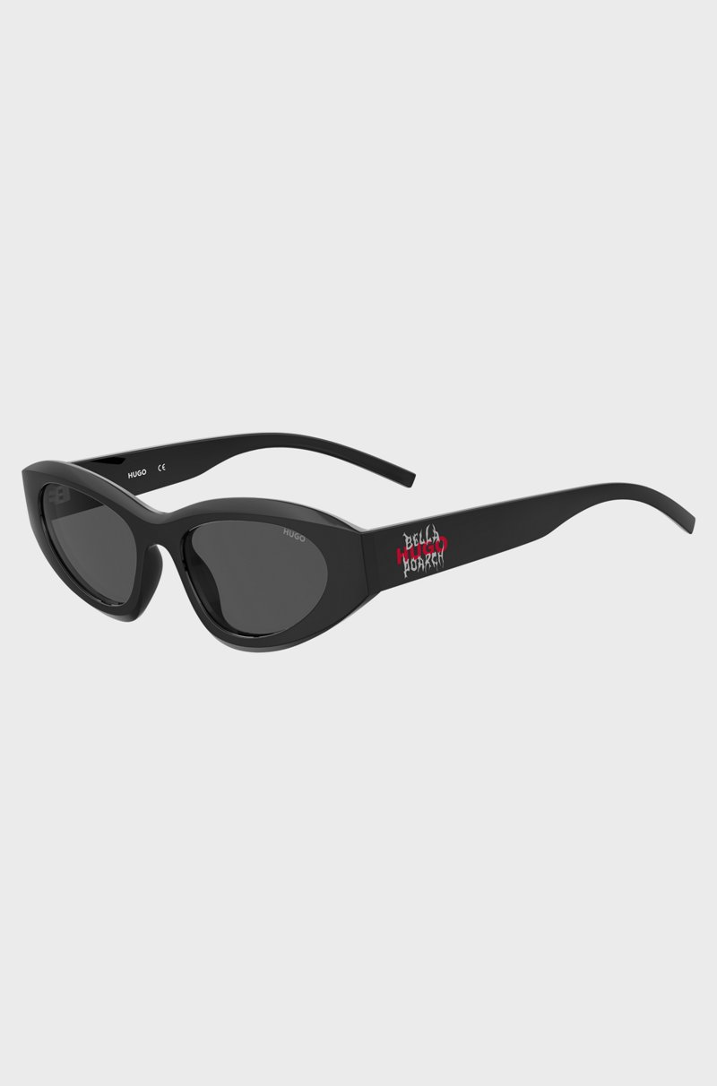 Hugo Boss Gafas de sol negras HUGO x Bella Poarch con detalle especial de la marca