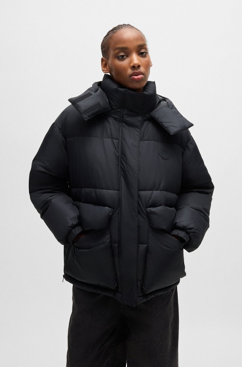 Hugo Boss Chaqueta acolchada con capucha extraíble