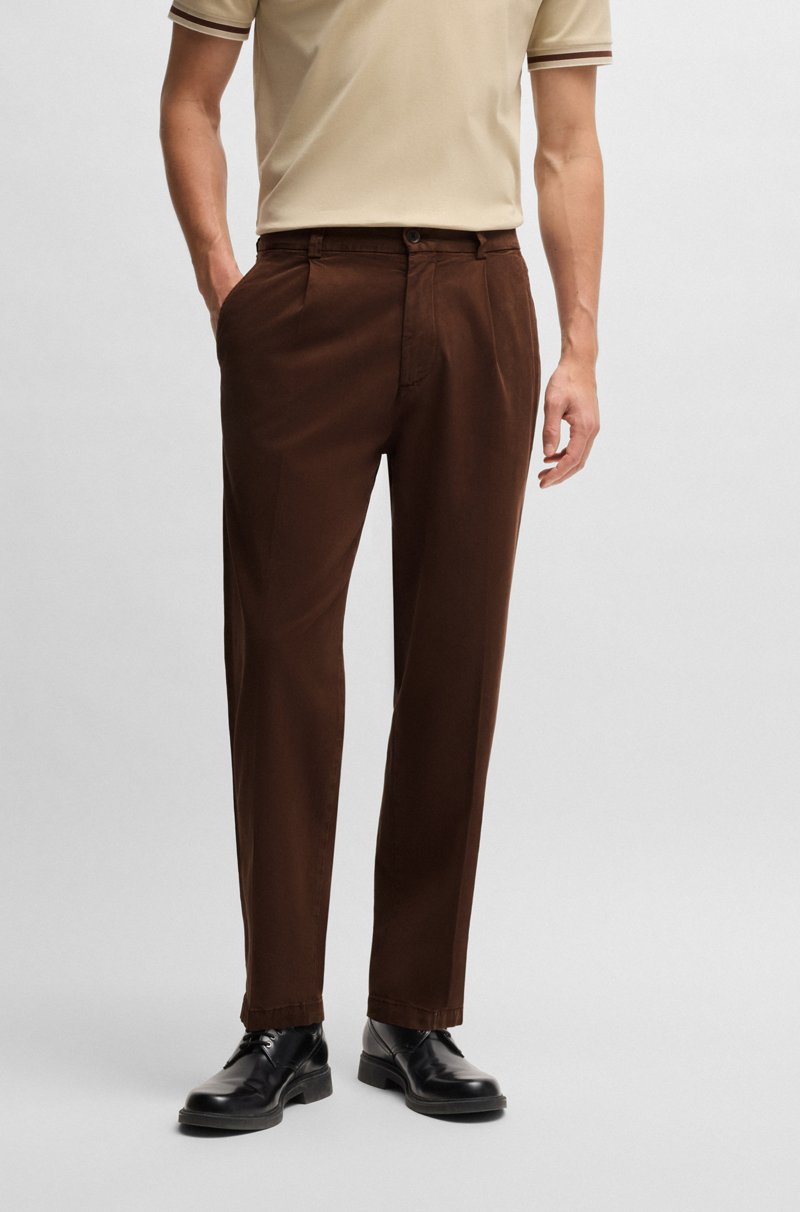 Hugo Boss Pantalones tapered fit en sarga elástica