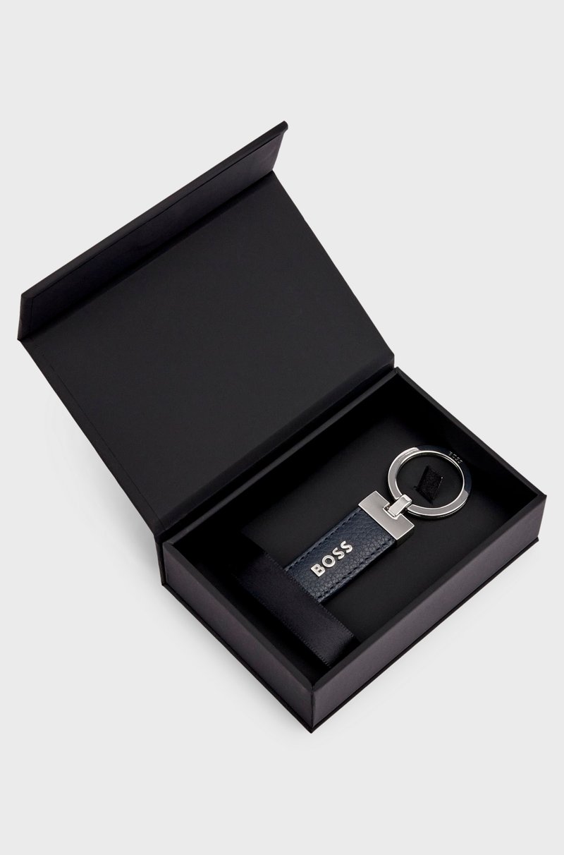 Hugo Boss Llavero Con Logo De Piel Granulada Azul Marino Y Latón