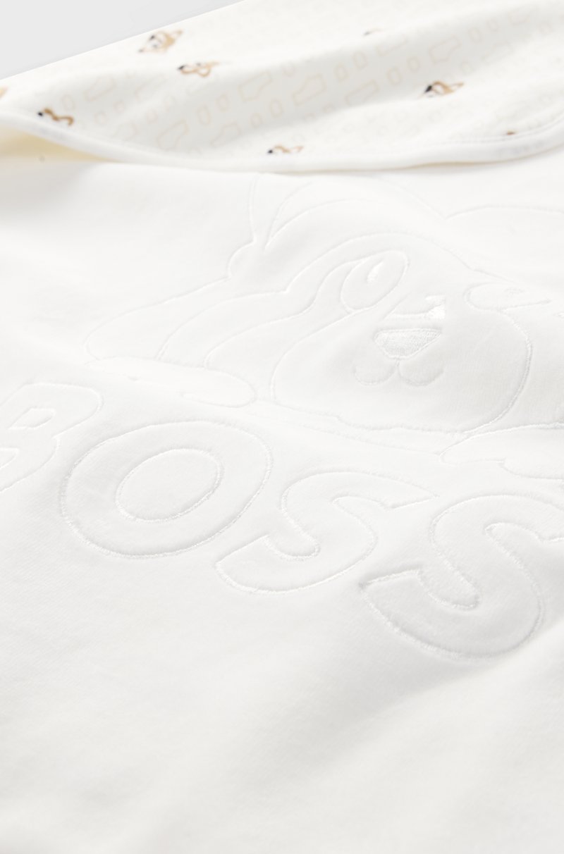 Hugo Boss Manta Para Bebé Con Ilustración De Panda Rojo En Caja De Regalo