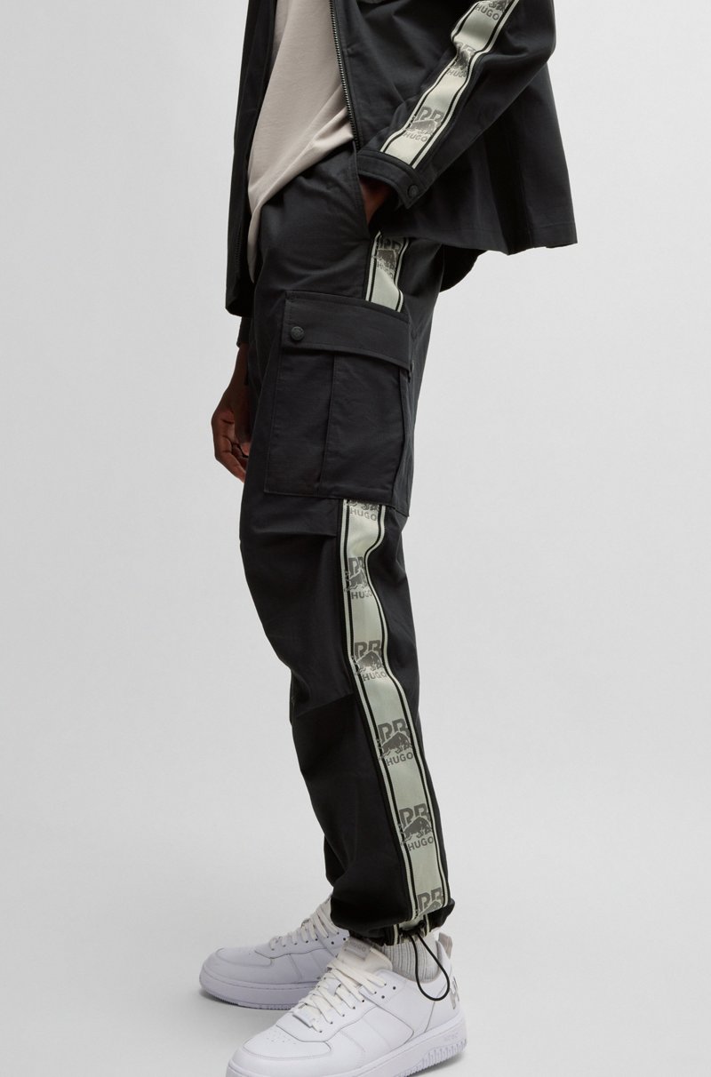 Hugo Boss Pantalones Cargo HUGO X RB Regular Fit Con Cinta De La Marca