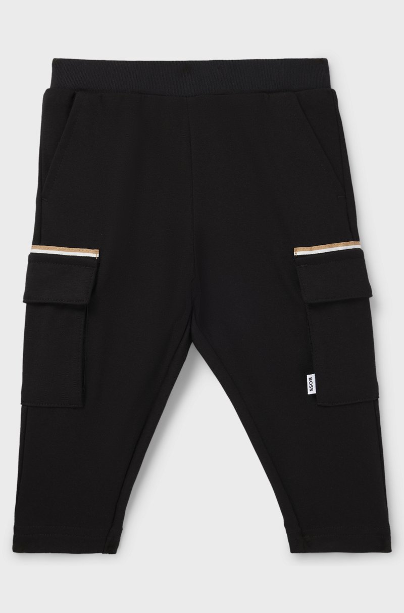 Hugo Boss Pantalones cargo para niños en piqué elástico con etiqueta con logo