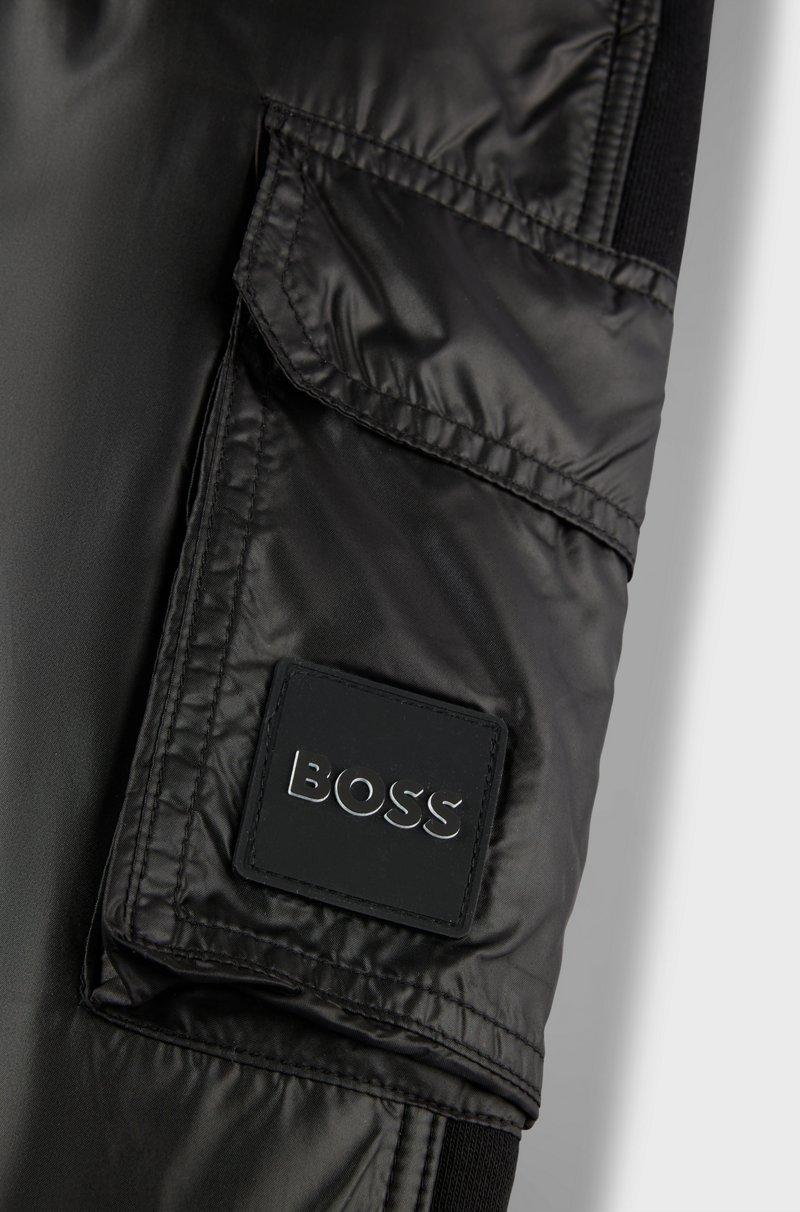 Hugo Boss Pantalones De Chándal En Mezcla De Algodón Para Niños Con Bolsillo Cargo De La Marca