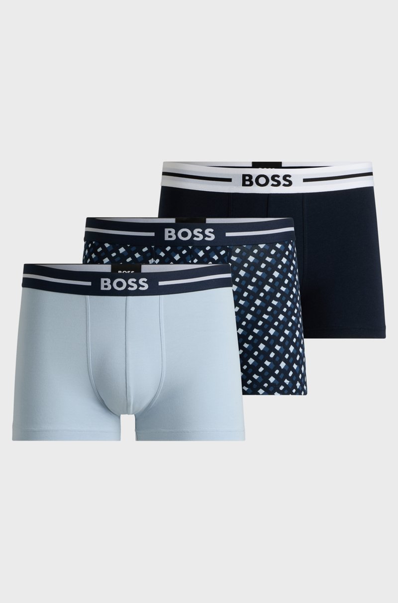 Hugo Boss Paquete de tres calzoncillos de algodón elástico en diseños lisos y con monogramas