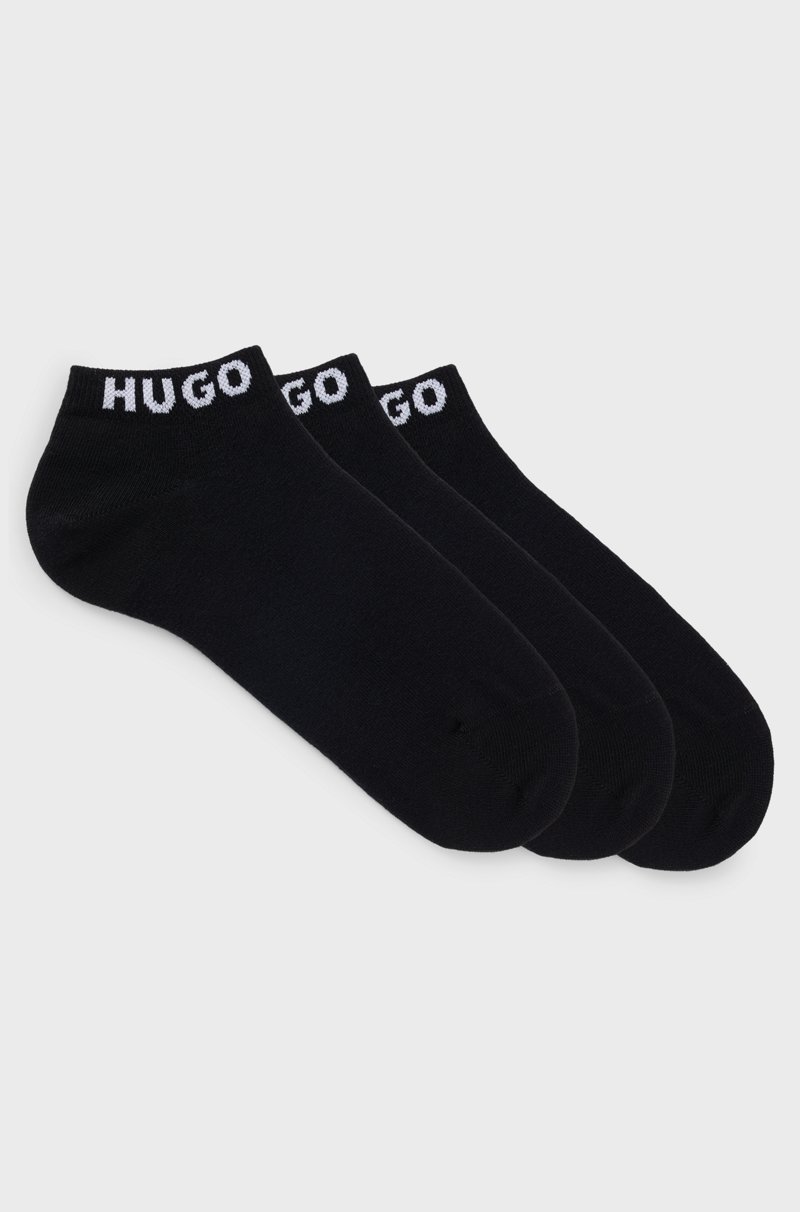 Hugo Boss Paquete de tres pares de calcetines tobilleros con logos en los puños