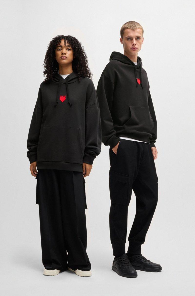 Hugo Boss Prenda con capucha en felpa de algodón con eslogan y gráficos de corazones