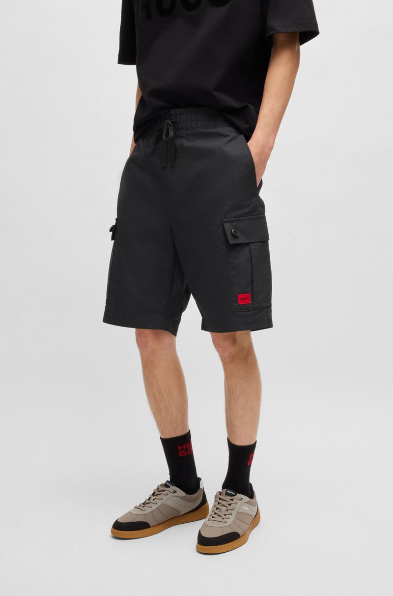 Hugo Boss Shorts de algodón estructurado con etiqueta con logo roja