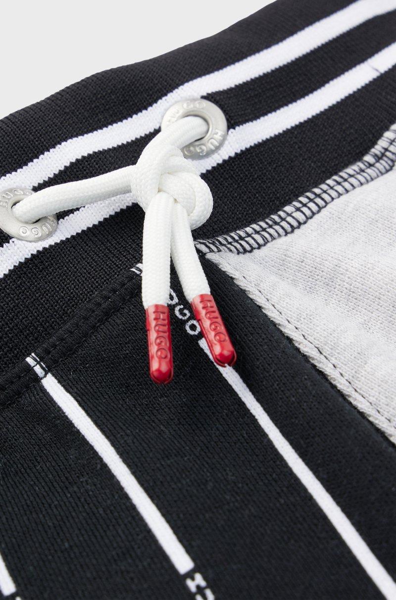 Hugo Boss Shorts Para Niños En Algodón Con Mezcla De Diferentes Logos