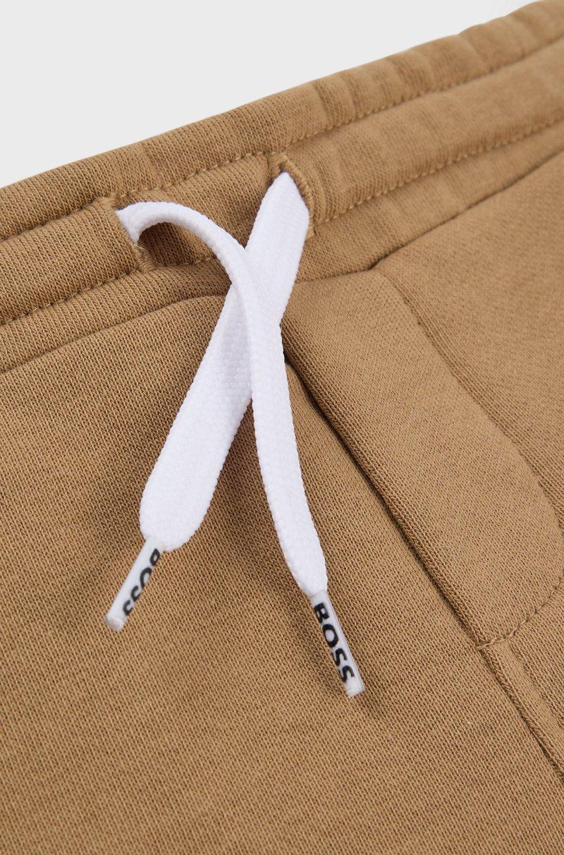 Hugo Boss Shorts Para Niños En Forro Polar Con Logo Estampado Vertical