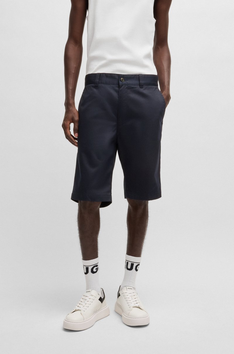 Hugo Boss Shorts regular fit con pernera estrecha y bolsillos abotonados