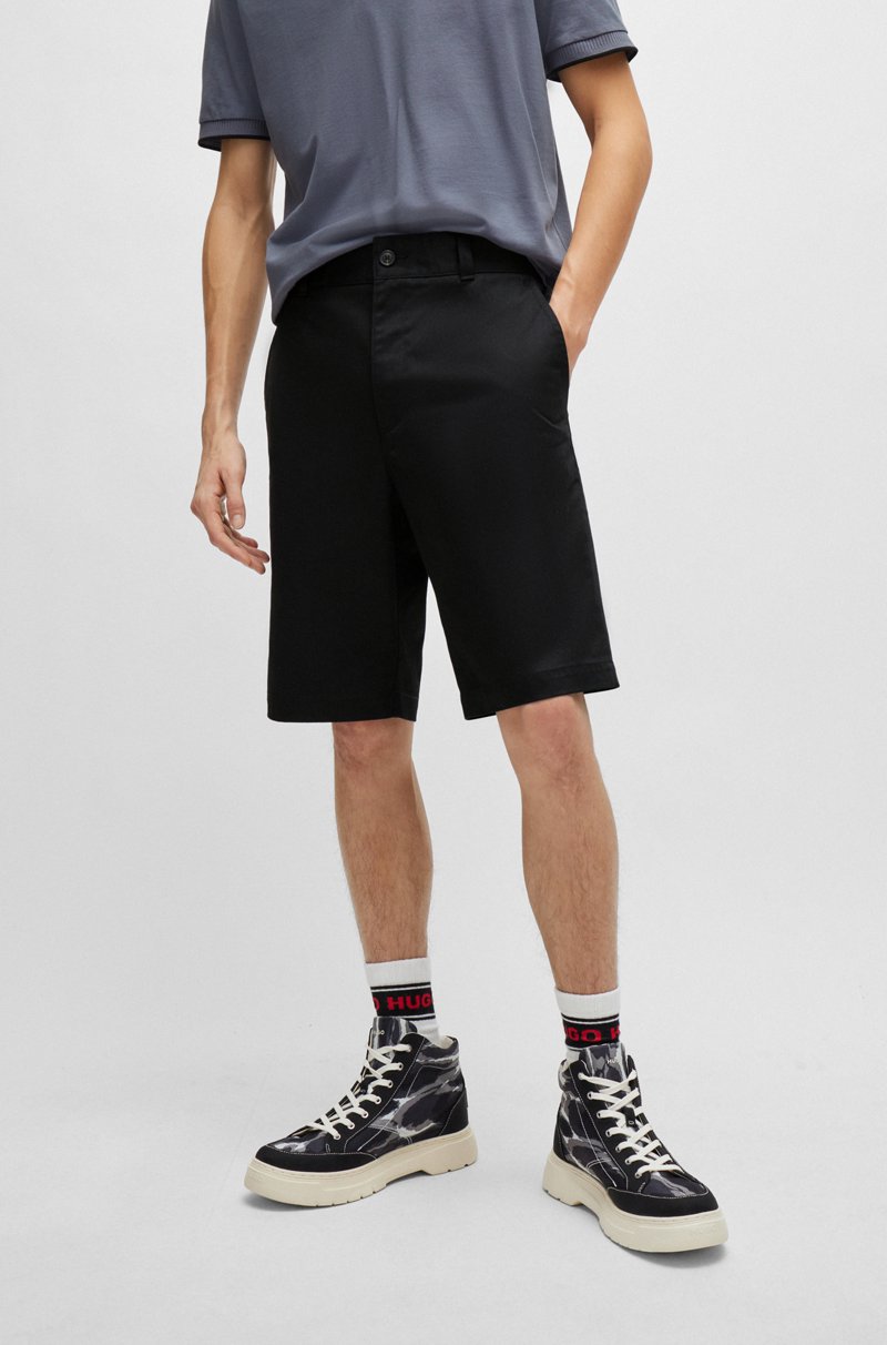 Hugo Boss Shorts regular fit con pernera estrecha y bolsillos abotonados