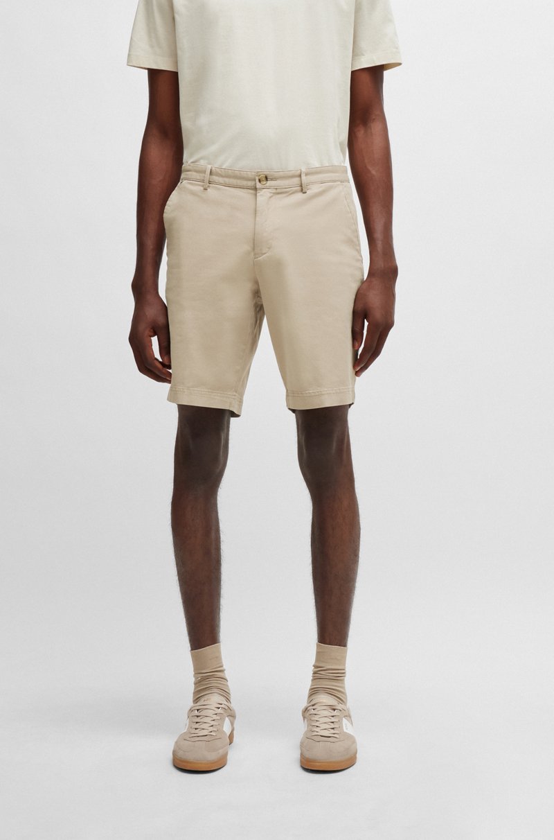 Hugo Boss Shorts slim fit en tejido de gabardina de algodón elástico
